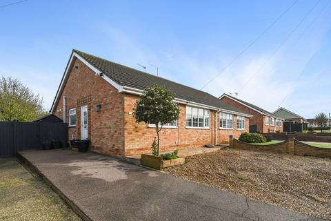 2 bedroom semi-detached bungalow for sale, Leys Drive, Little Clacton