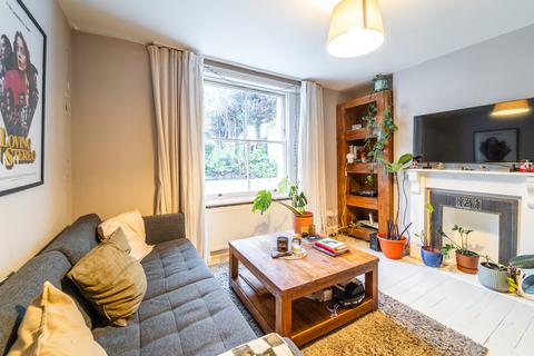 1 bedroom apartment for sale, Elmore Street, De Beauvoir, London, N1