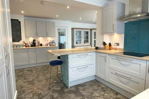 4 bedroom semi-detached house for sale, Bird Lane, Tiptree