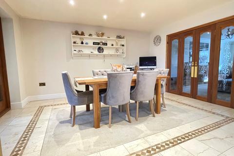 4 bedroom detached house for sale, Maldon Road, Tiptree