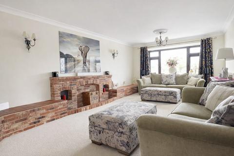 4 bedroom detached house for sale, Maldon Road, Tiptree