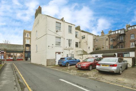6 bedroom end of terrace house for sale, Belle Vue Street, Filey, YO14