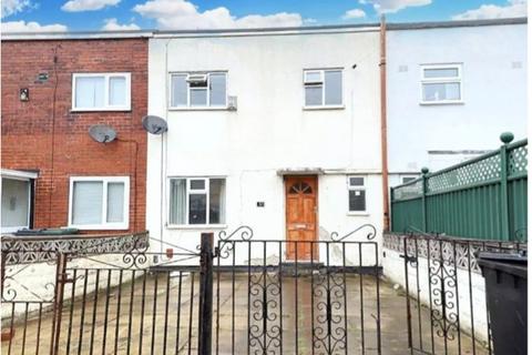 Tennis Avenue, Bradford BD4