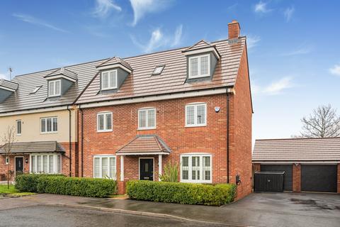 4 bedroom detached house for sale, Martin Drive, Warwickshire CV8