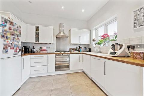 3 bedroom terraced house for sale, Mayhill Road, London SE7