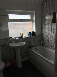 1 bedroom in a house share to rent, Mitcham CR4