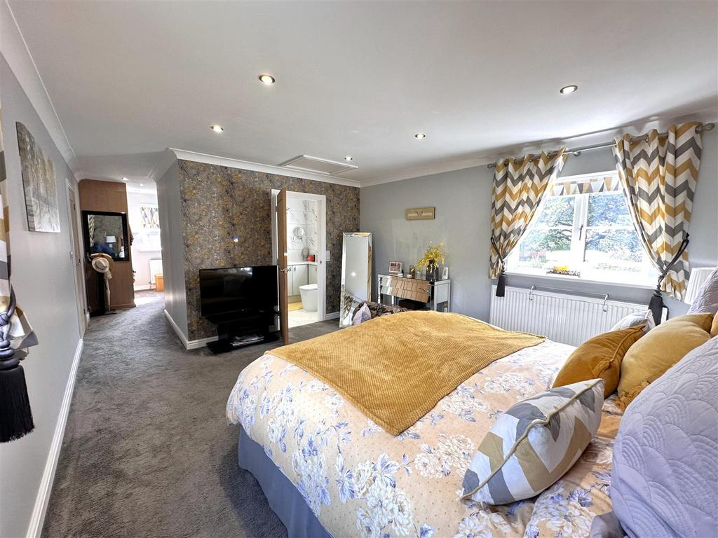 Bedroom One Into En-Suite 541
