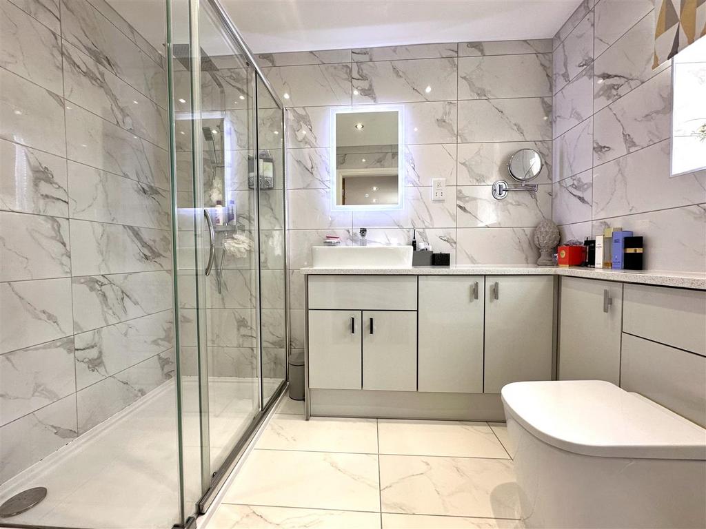 Luxurious En-Suite 544
