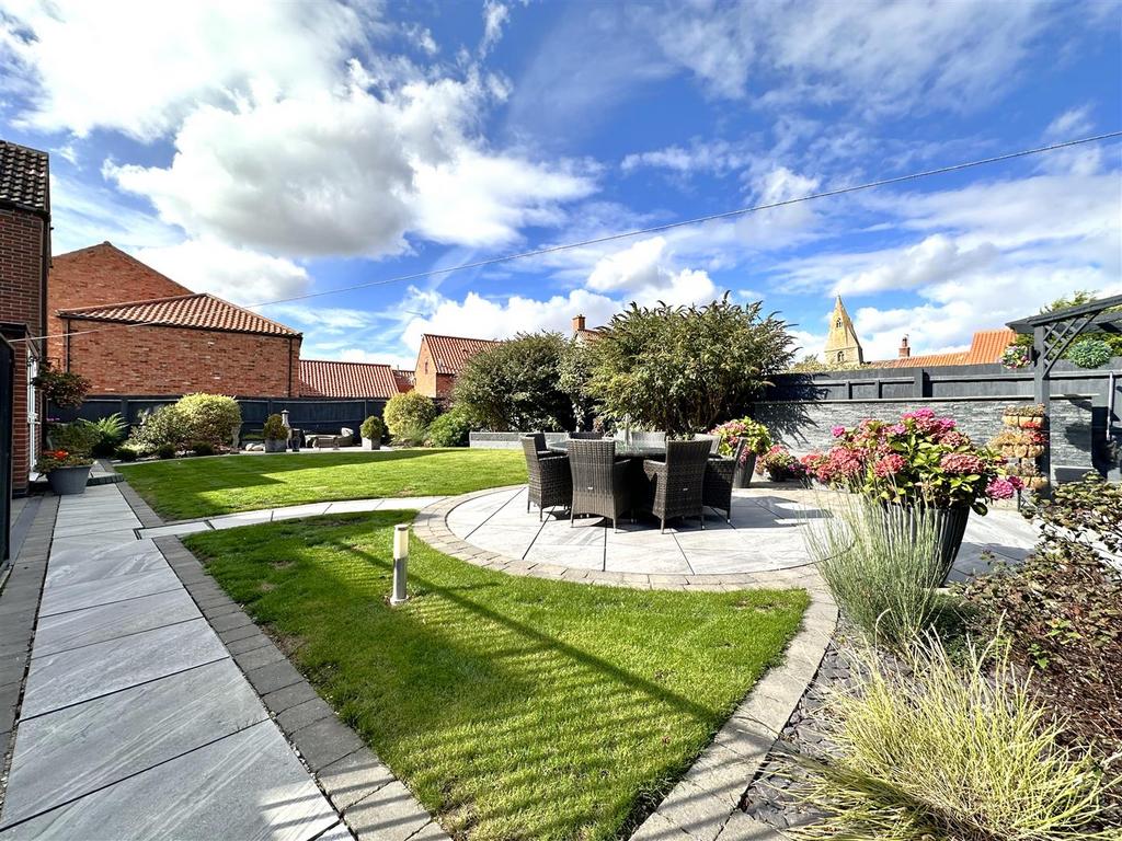 Landscaped Garden 519