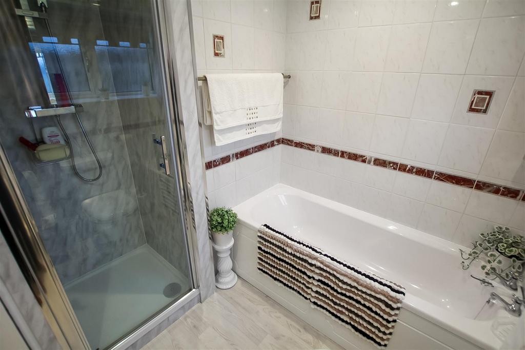 Bathroom/Shower/WC