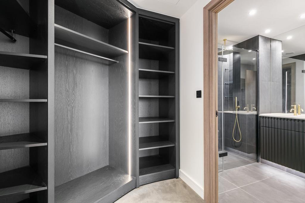 Walk-In Wardrobe