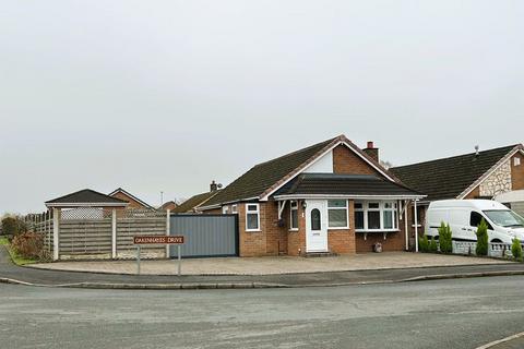 2 bedroom detached bungalow for sale, Oakenhayes Drive, Brownhills, Walsall WS8 7QB