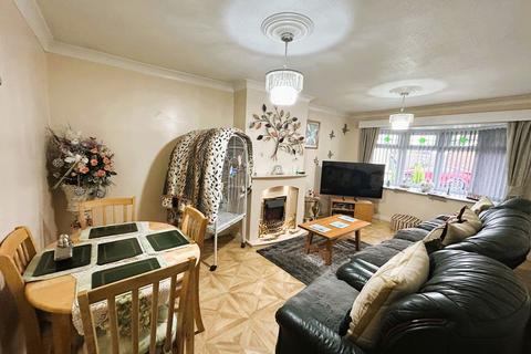 2 bedroom detached bungalow for sale, Oakenhayes Drive, Brownhills, Walsall WS8 7QB