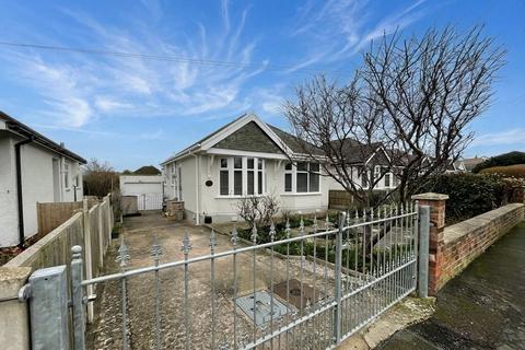 2 bedroom detached bungalow for sale, Hafod Road East, Penrhyn Bay