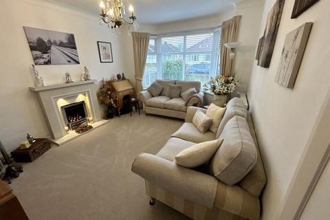2 bedroom detached bungalow for sale, Hafod Road East, Penrhyn Bay