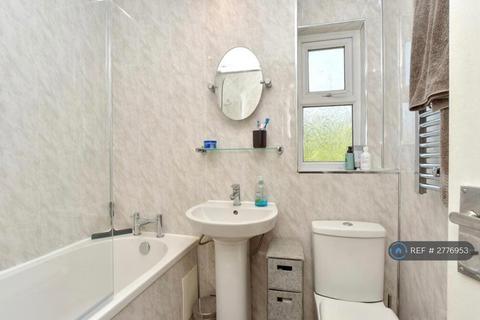 1 bedroom flat to rent, Invicta Court, Milton Regis, Sittingbourne, ME10