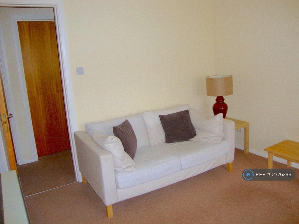 Living/Dining Room 1