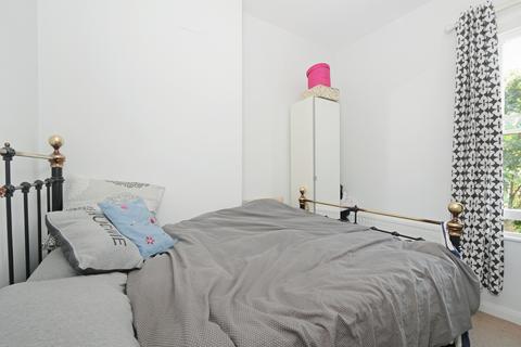 1 bedroom flat to rent, Gipsy Hill, London, SE19