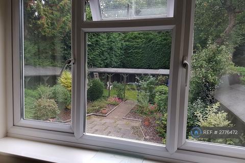 1 bedroom in a house share to rent, Christchurch Road, Virginia Water, GU25