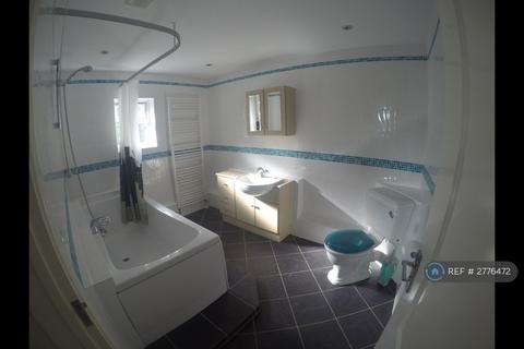 1 bedroom in a house share to rent, Christchurch Road, Virginia Water, GU25