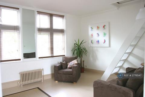 2 bedroom flat to rent, Chiswick High Road, London, W4