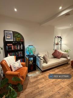 3 bedroom semi-detached house to rent, Church End, Horsforth, Leeds, LS18