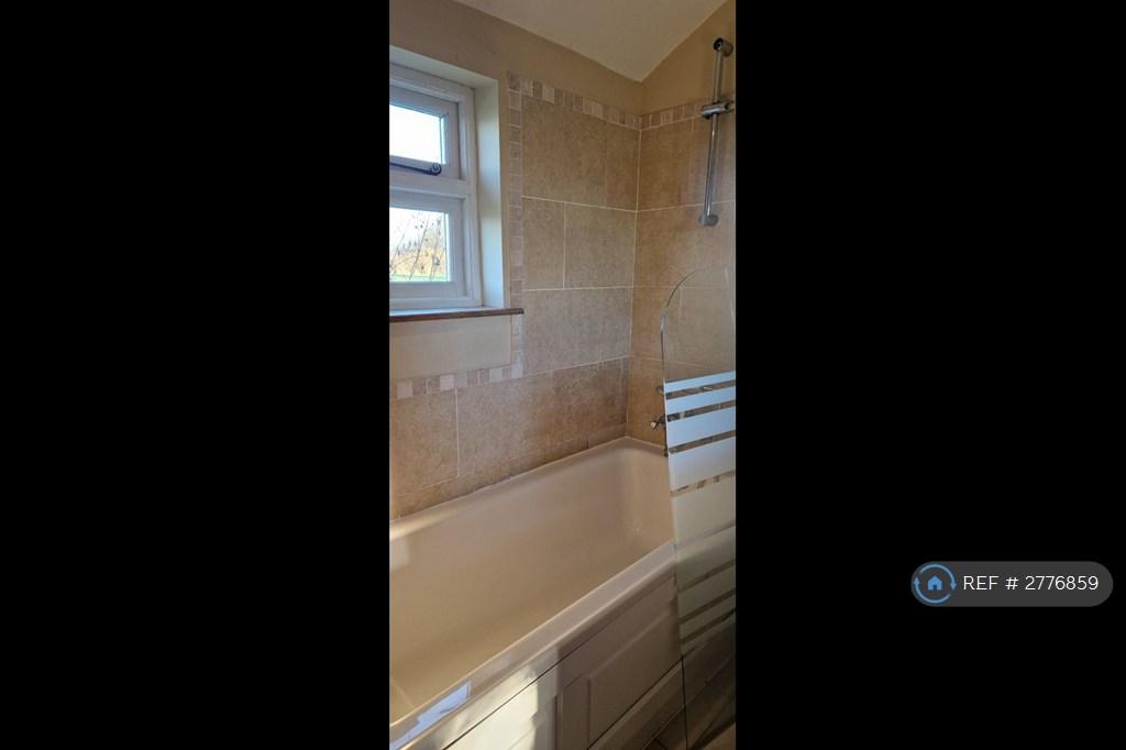 Downstairs Bathroom - Bath