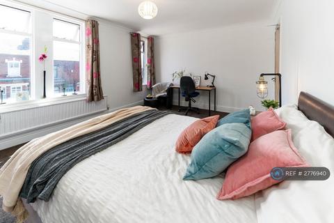 1 bedroom in a house share to rent, Gidlow Lane, Wigan, WN6
