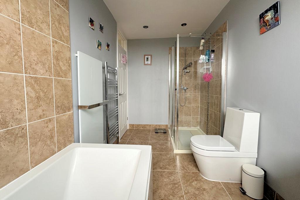 Bath/Shower Room