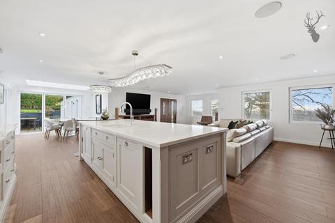 undefined, Mount Road, Theydon Mount, Epping
