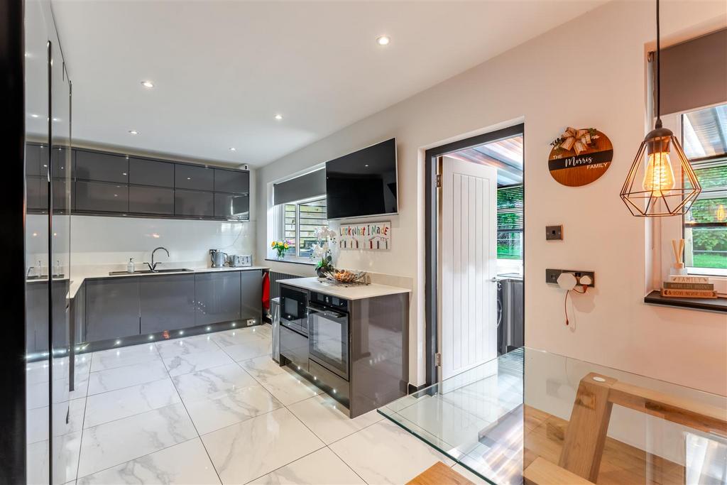 3 - kitchen diner.jpg