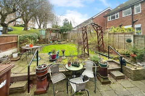 2 bedroom flat for sale, Baguley Crescent, Manchester