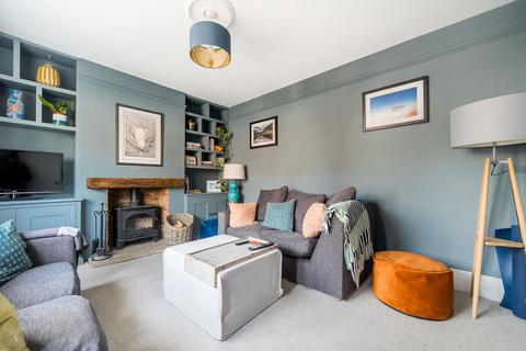 3 bedroom detached house to rent, School Road, Haslemere