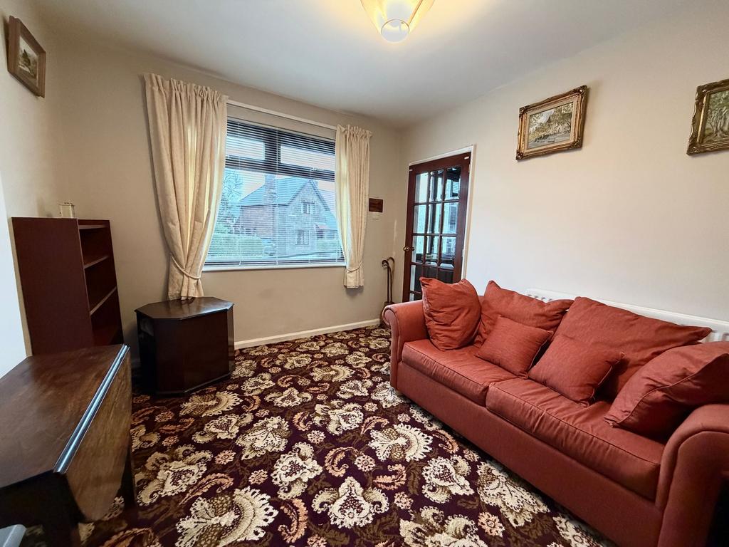 Sitting/Dining Room
