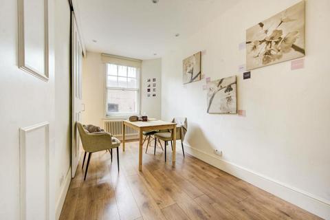 2 bedroom flat to rent, Cunningham Court, Maida Vale, London