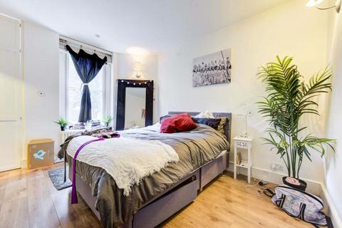 2 bedroom flat to rent, Cunningham Court, Maida Vale, London