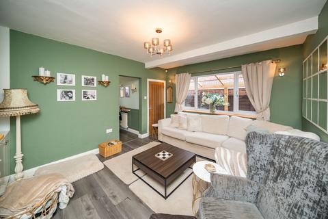 2 bedroom semi-detached house for sale, Moss Grove, Kingswinford DY6
