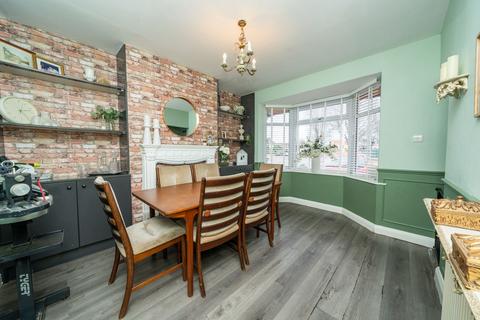 2 bedroom semi-detached house for sale, Moss Grove, Kingswinford DY6