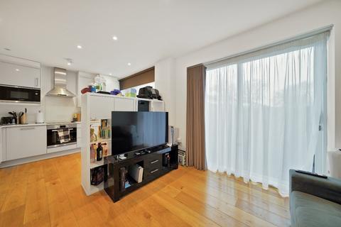 1 bedroom flat to rent, Park Avenue, Bushey, Hertfordshire, WD23