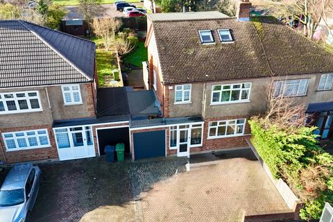 4 bedroom semi-detached house for sale, Gubbins Lane, Romford RM3