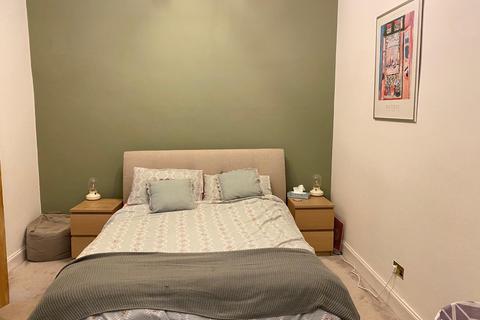2 bedroom flat to rent, Bowhill Terrace, Edinburgh, EH3