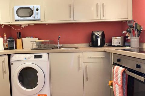 2 bedroom flat to rent, Bowhill Terrace, Edinburgh, EH3