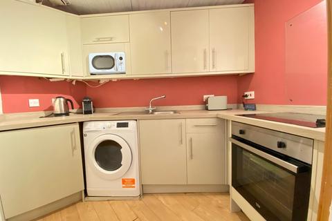 2 bedroom flat to rent, Bowhill Terrace, Edinburgh, EH3