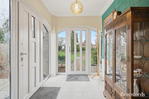 3 bedroom detached house for sale, London Road, Rawreth, SS11
