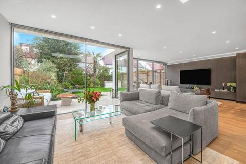 5 bedroom terraced house to rent, Shottfield Avenue