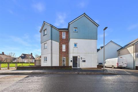 2 bedroom flat for sale, Brooks Avenue, Holsworthy, Devon