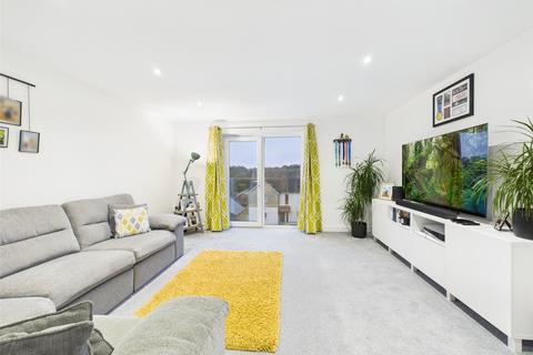 2 bedroom flat for sale, Brooks Avenue, Holsworthy, Devon