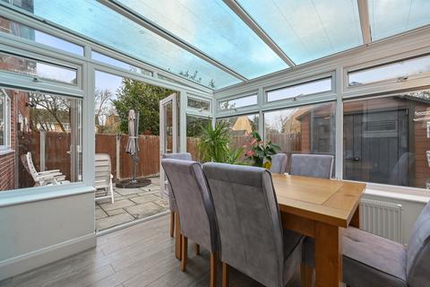 2 bedroom maisonette for sale, Twickenham Gardens HA3
