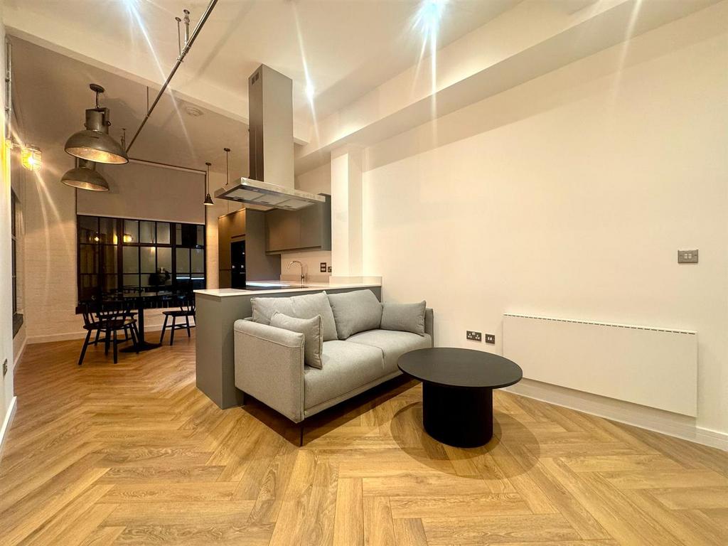 Lounge pic 1.jpeg