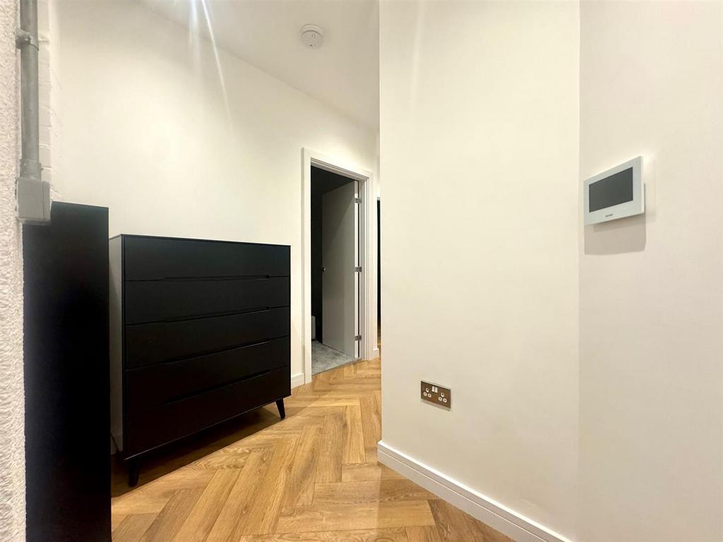 Hallway.jpeg